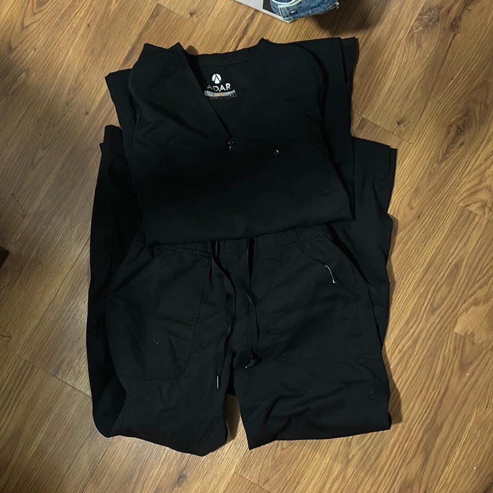 Adar Pro scrub set black